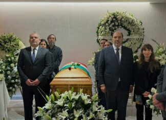 En compañía de su familia, Bedolla despide al ingeniero Cárdenas y reconoce su papel en el México moderno