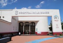 Al Hospital de la Mujer y al doctor Juan Abraham Bermúdez, Condecoración al Mérito Medico “Manuel Martínez Báez”