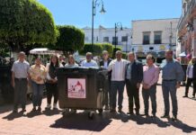 Fortalece Víctor Vázquez el servicio de limpia con la entrega de 30 contenedores de basura
