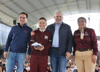 ¡Más de 800 mil tenis entregados! Bedolla impulsa el apoyo a estudiantes de secundaria